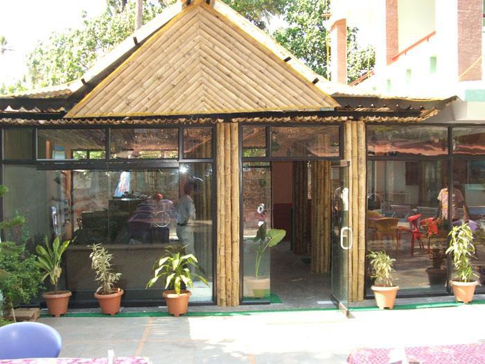 Oyo 7216 Kris Resort Goa Esterno foto